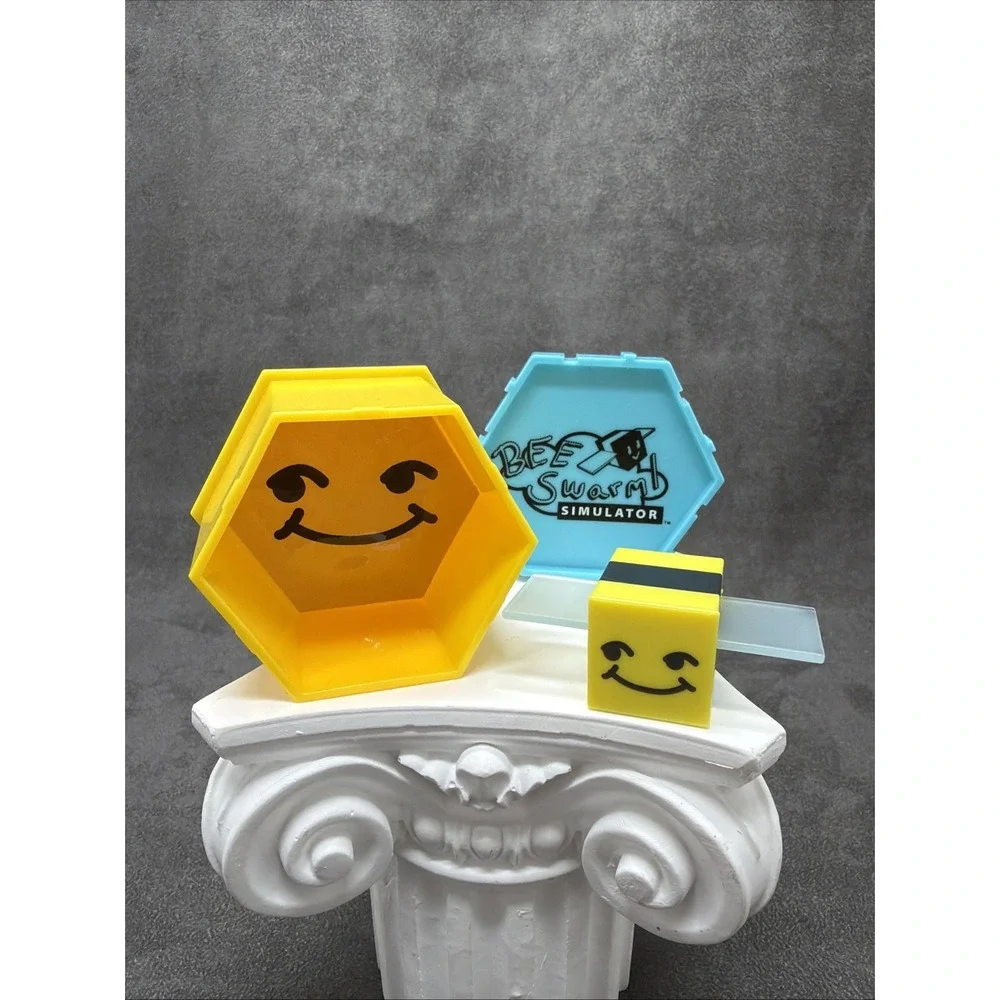 Bee Swarm Simulator Mini Series 1 Honey Bee Figure & Comb